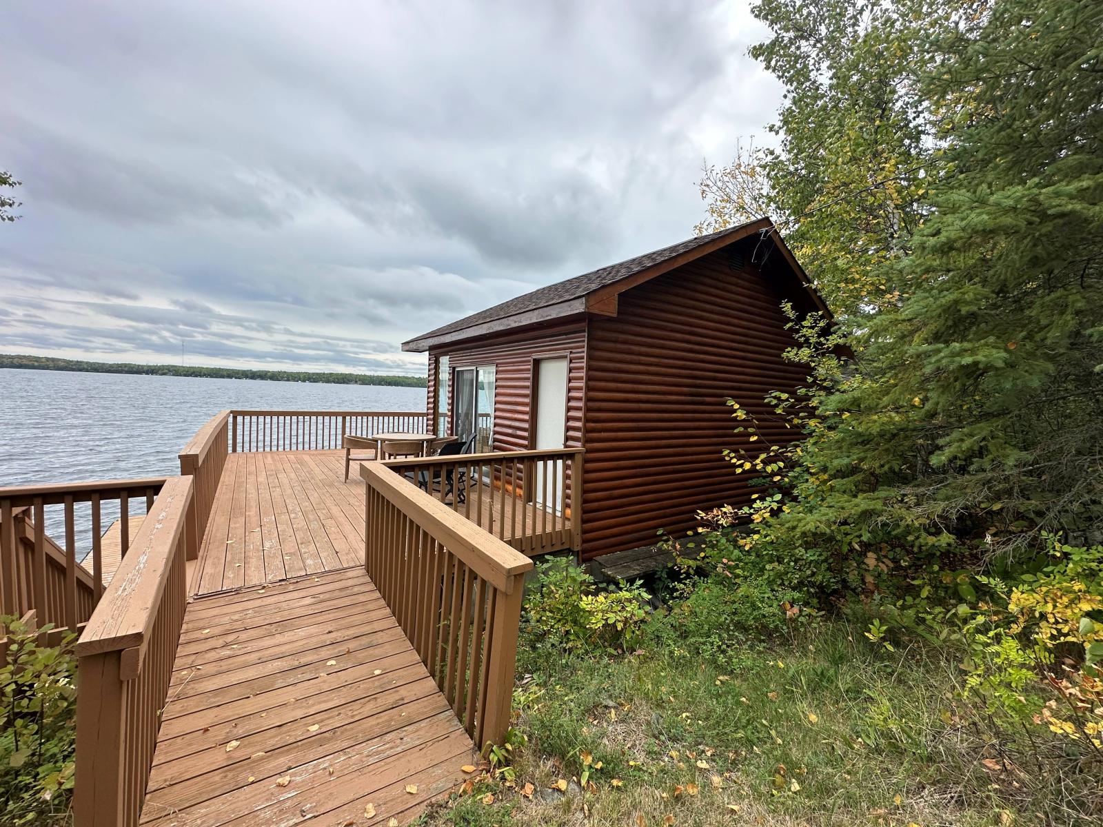 Accommodations on Boathouse
