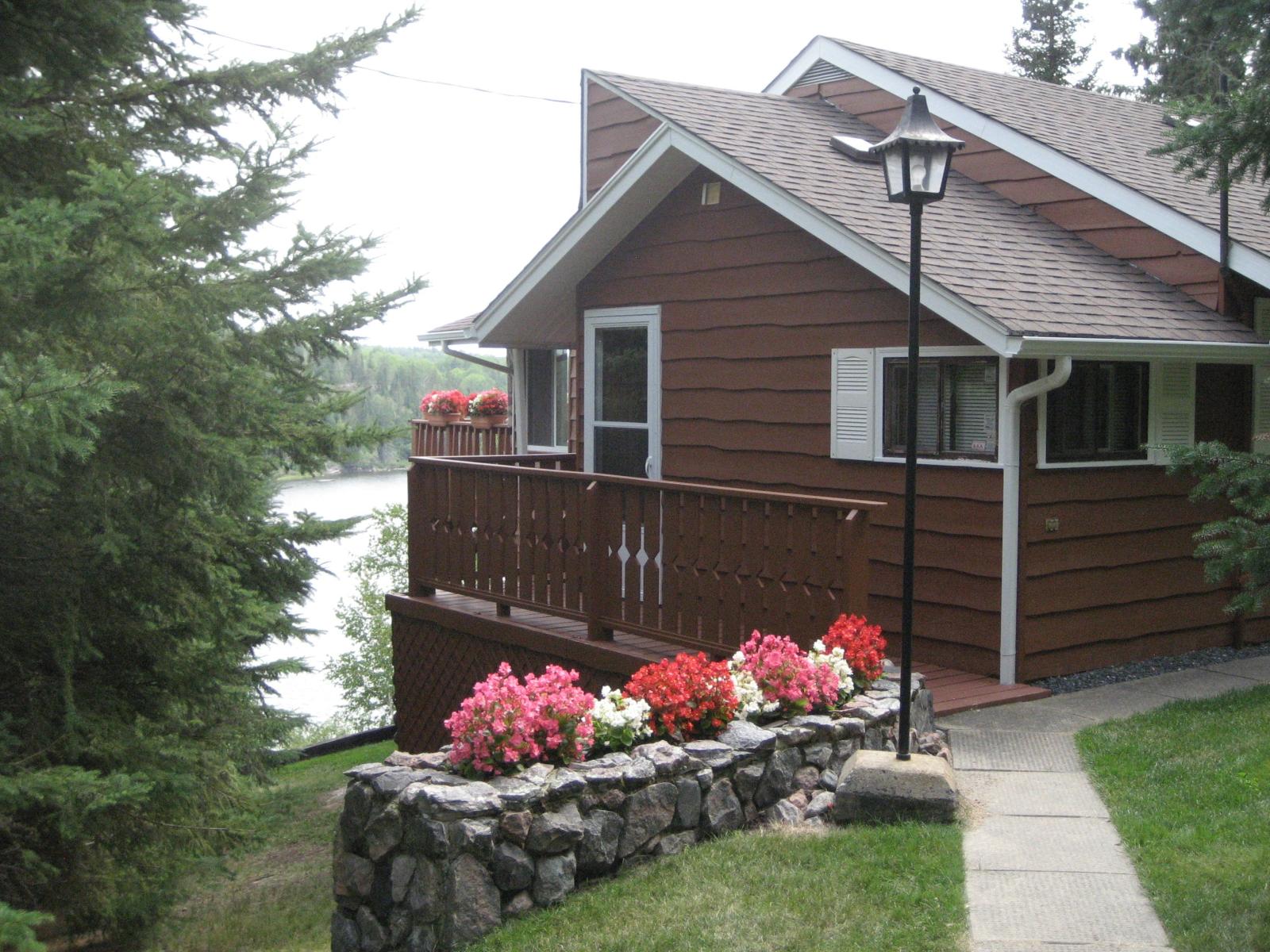 Caddy Lake - Lakefront Cottage for Sale
