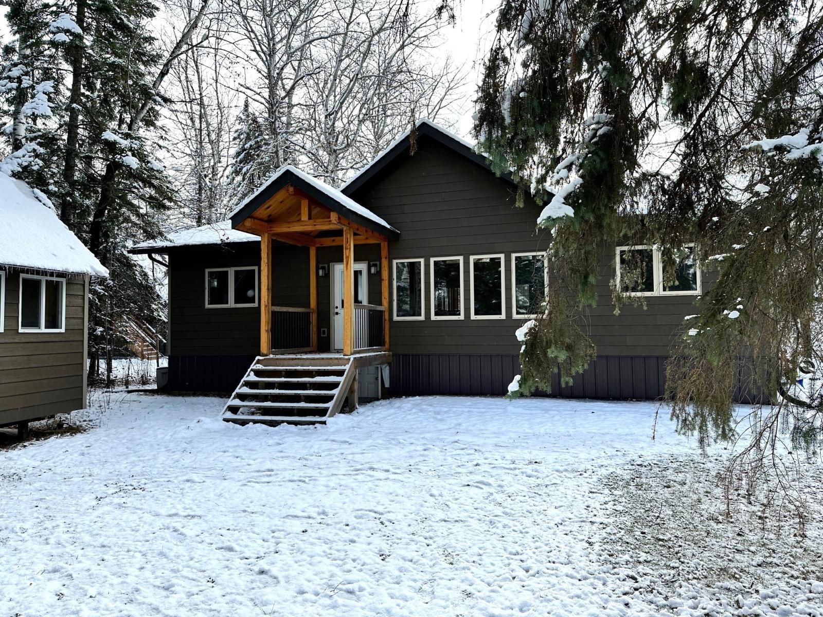 4 Season Back Lot Cottage for Sale - Falcon Lake with Boathouse