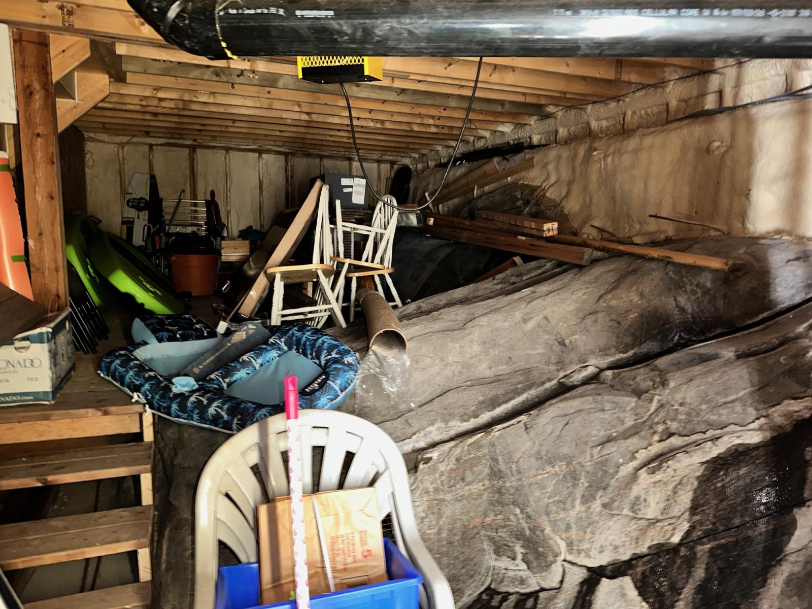 Caddy Lake Lakefront 4 Season Cottage - Insulated Under Cottage Storage