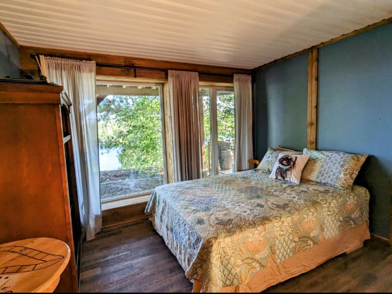 Brereton Lake  - Lakefront  Cottage for Sale - Lower Level Bedroom