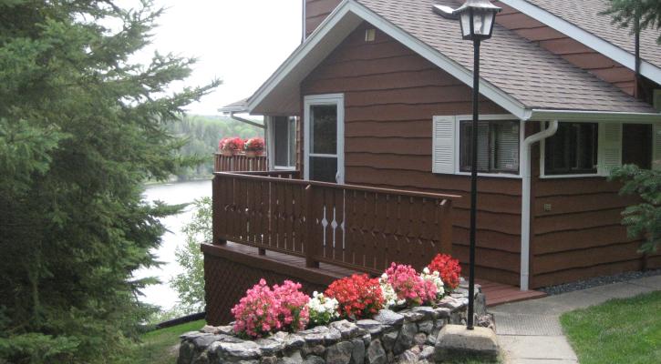 Caddy Lake - Lakefront Cottage- SOLD