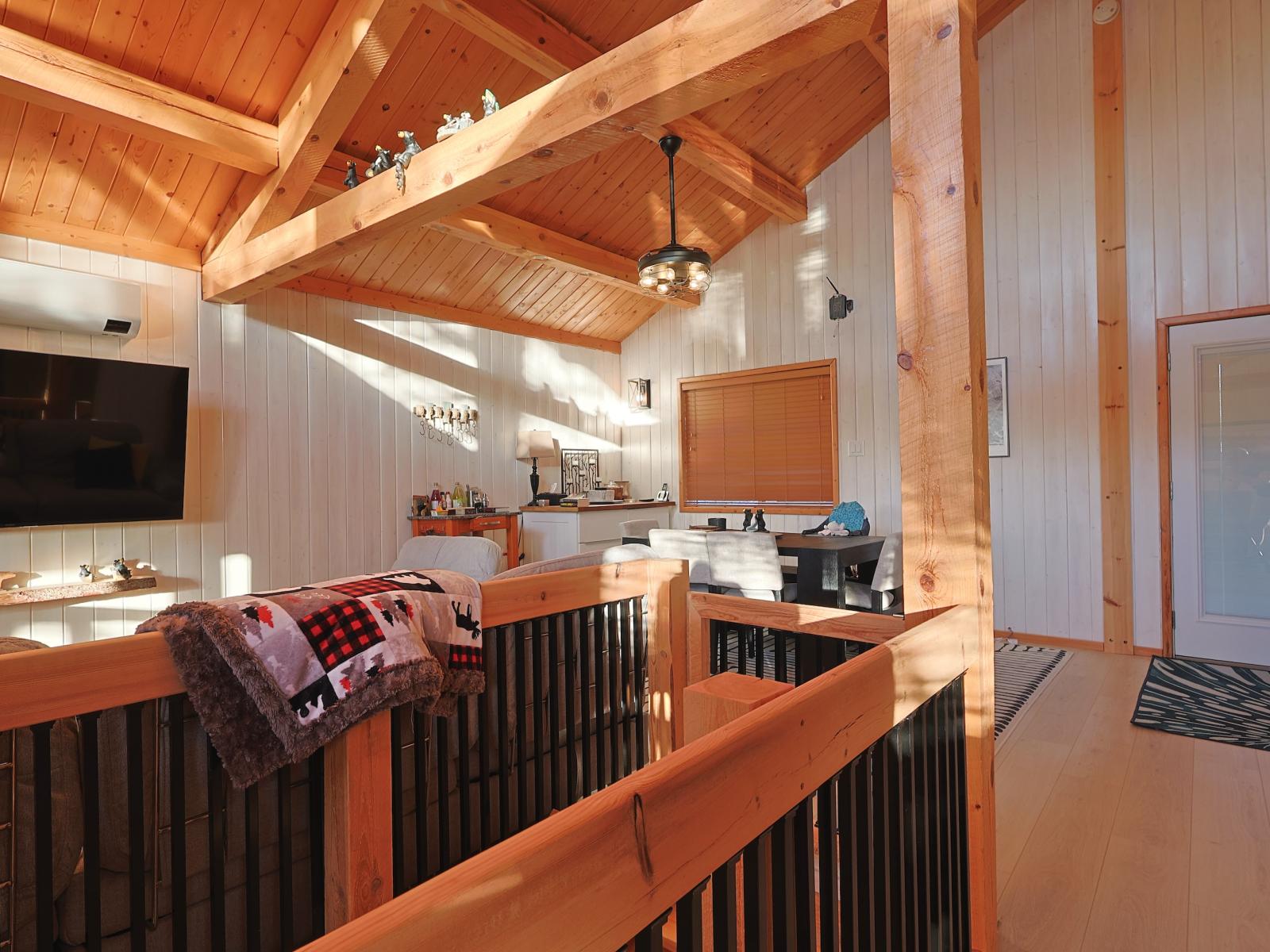 Caddy Lake Lakefront 4 Season Cottage