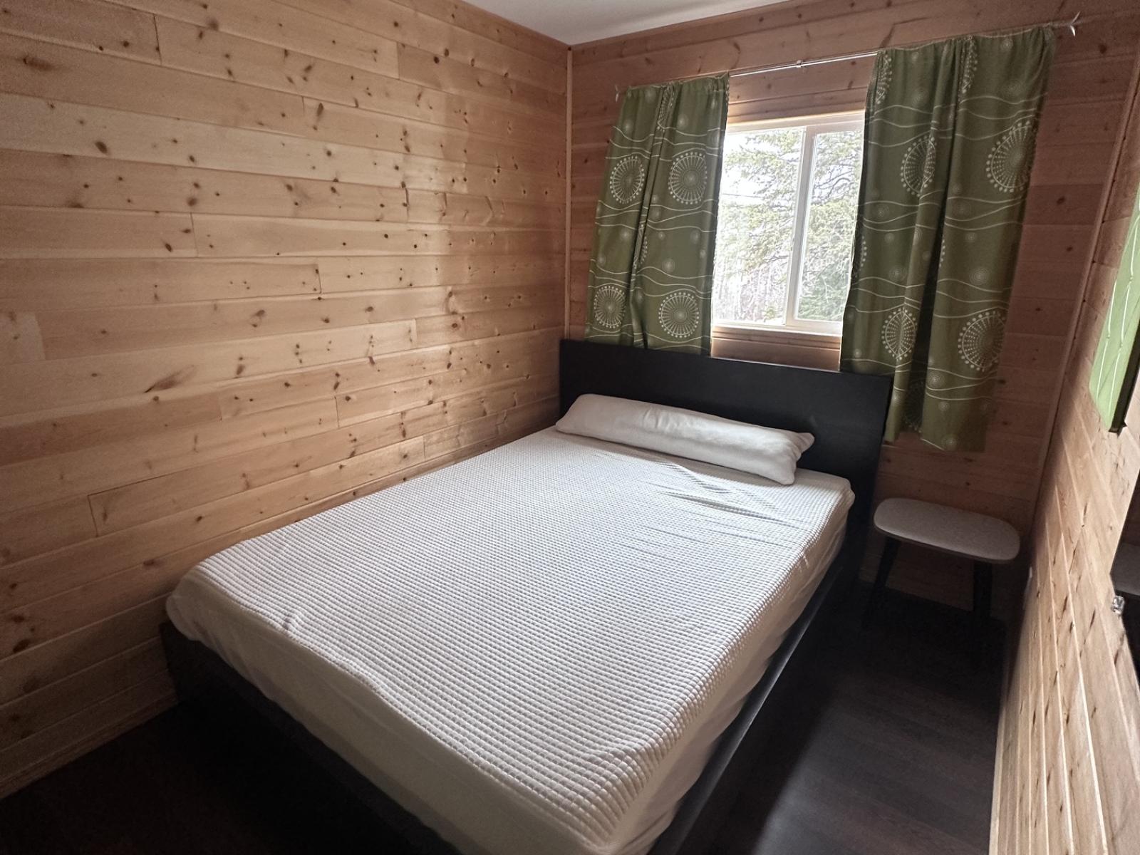 Block 9 Lot 41 Brereton Lake with Water access - Bedroom 2