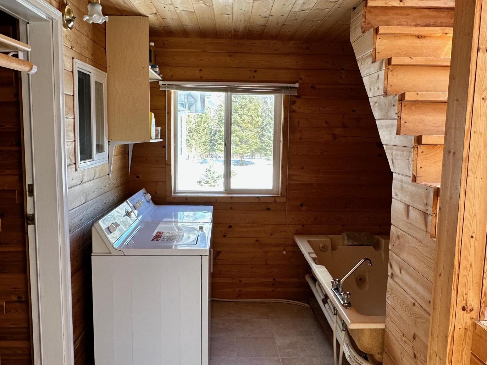 Star Lake Back Lot with Your own Dock - Laundry Room