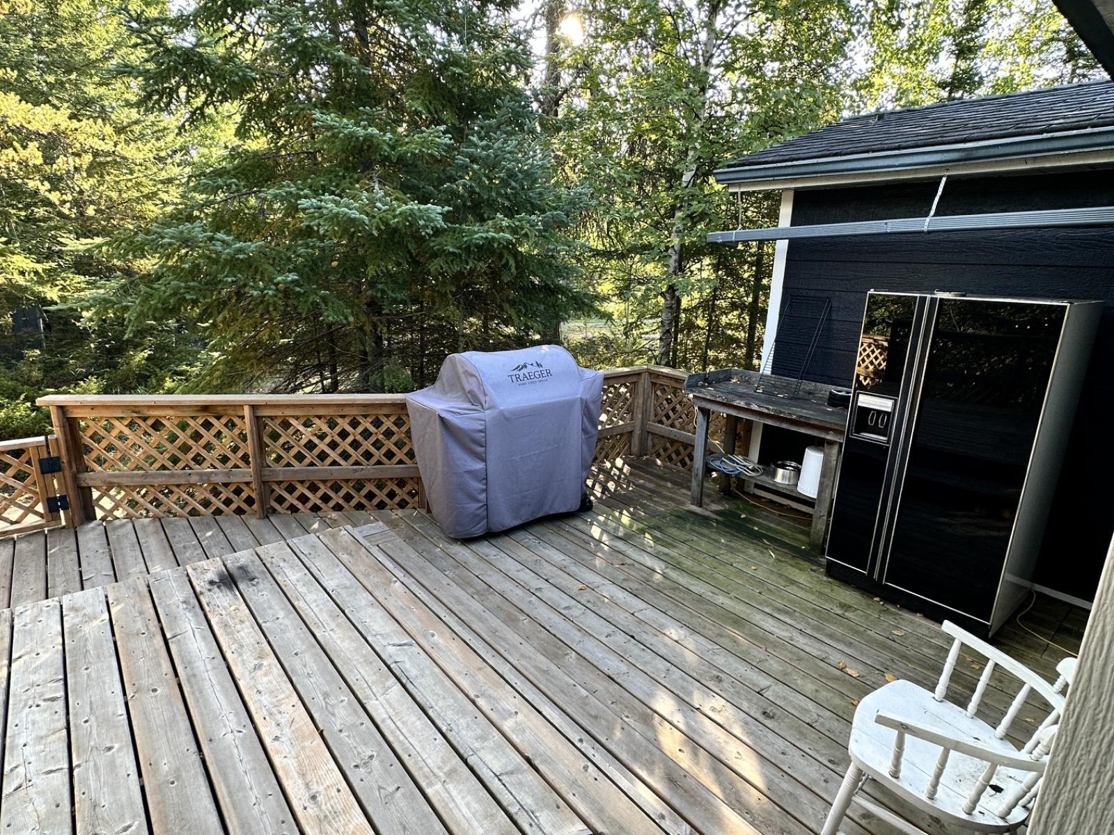 Block 9 Lot 41 Brereton Lake with Water access - Rear Deck