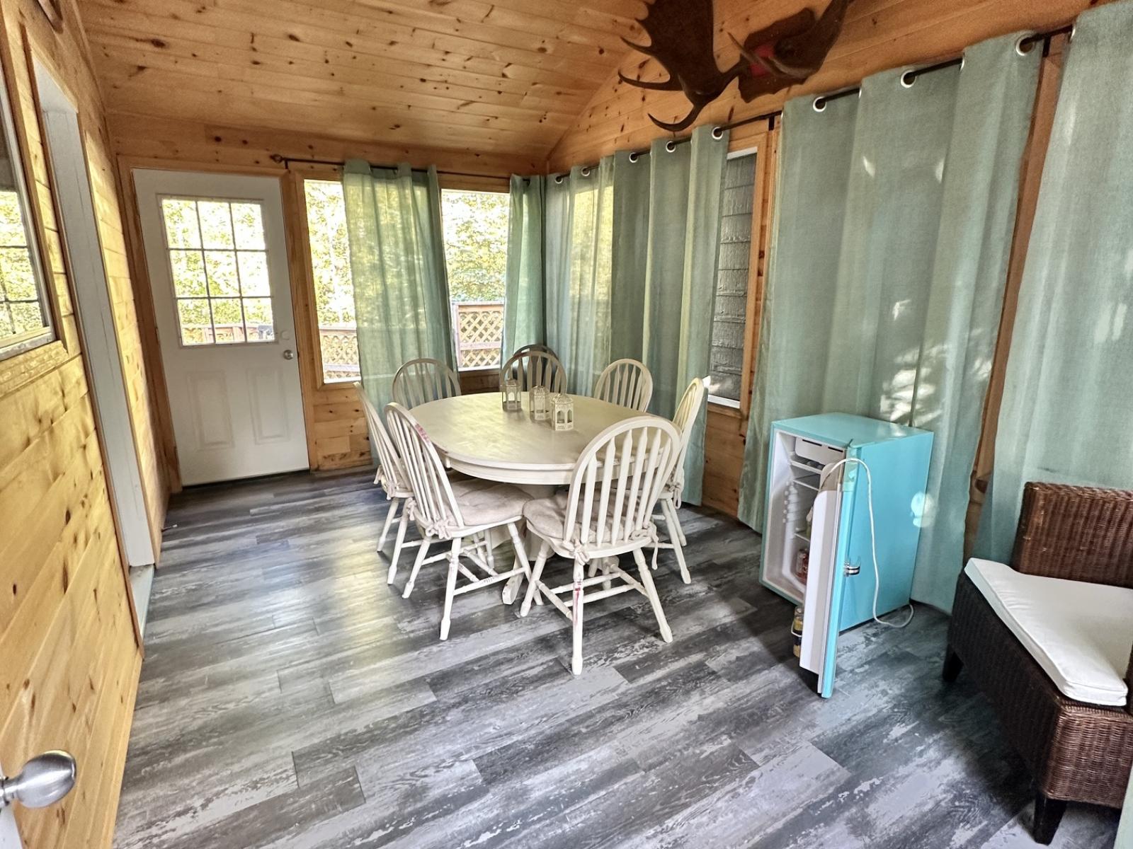 Block 9 Lot 41 Brereton Lake with Water access - Sun Room